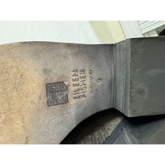 Eileen Fisher Tuck Textured Leather Ankle Booties Women’s Sz 9 Almond Toe - Picture 11 of 12